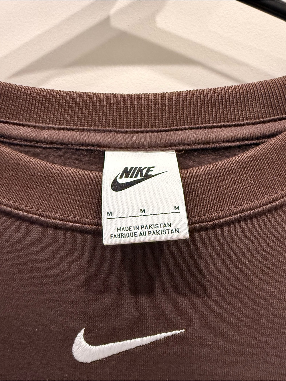 Nike Women’s Brown Cropped Crew Sweatshirt - Picture 2 of 3